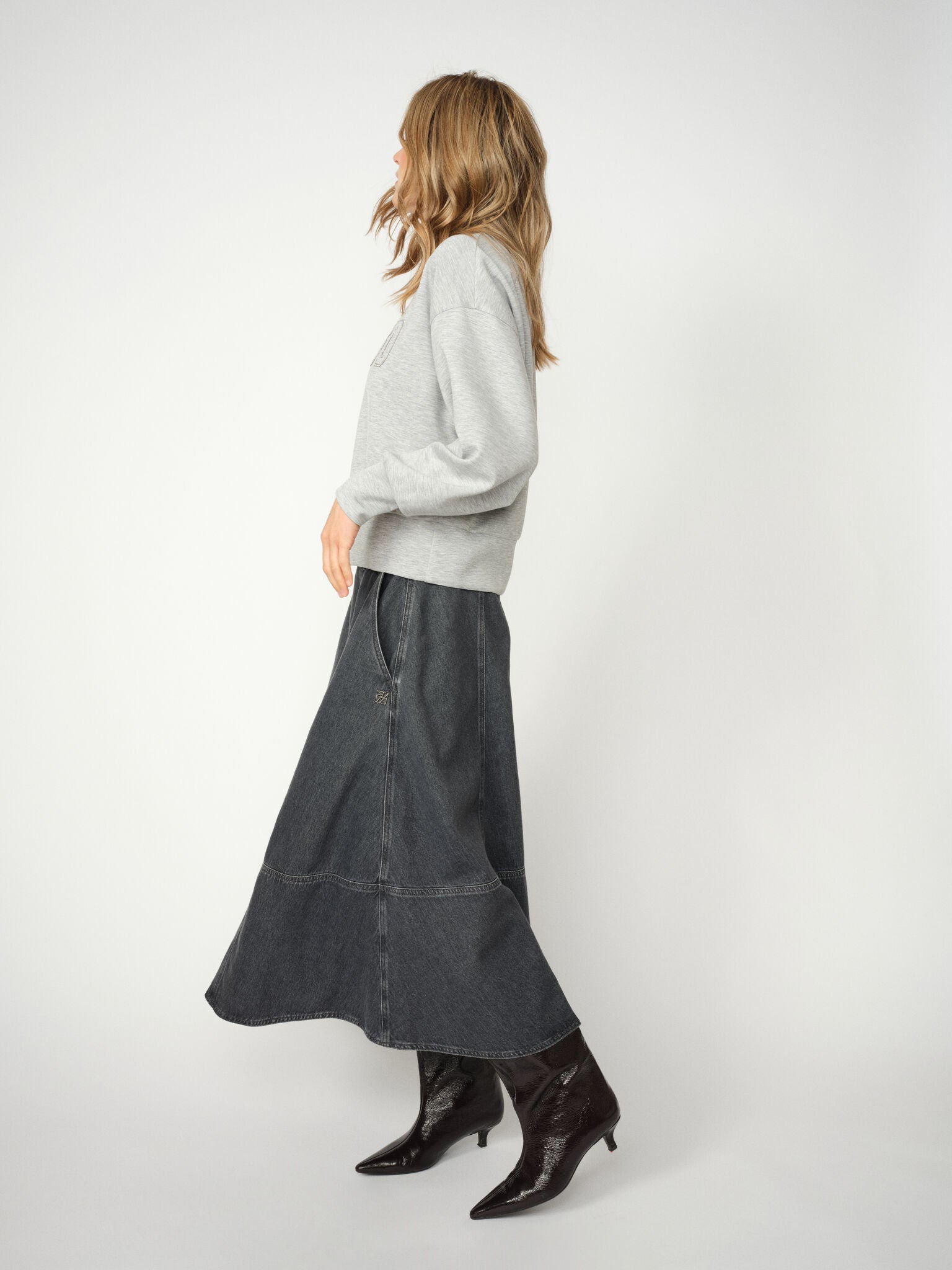 Modelshot / Grey / Detail